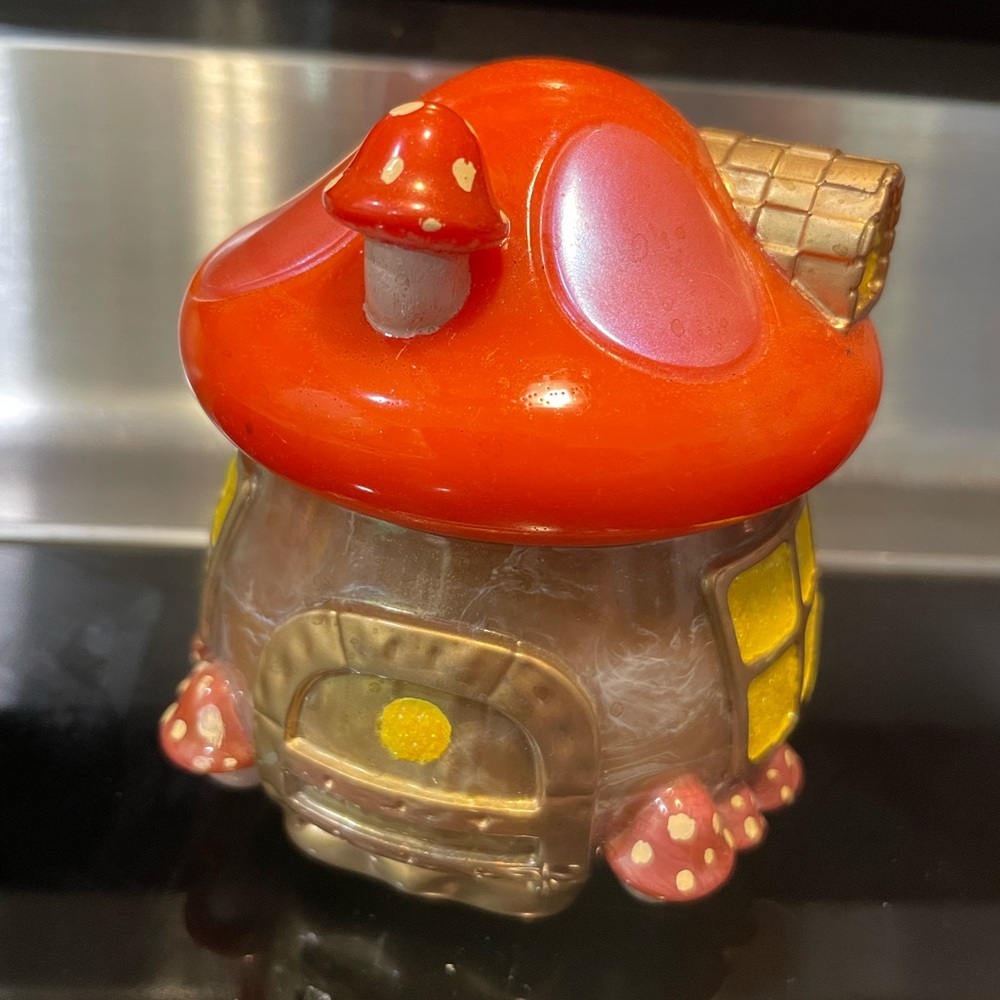 New Resin Whimsical Mushroom House Ceramic Jar w/ Lid trinkets, stash etc